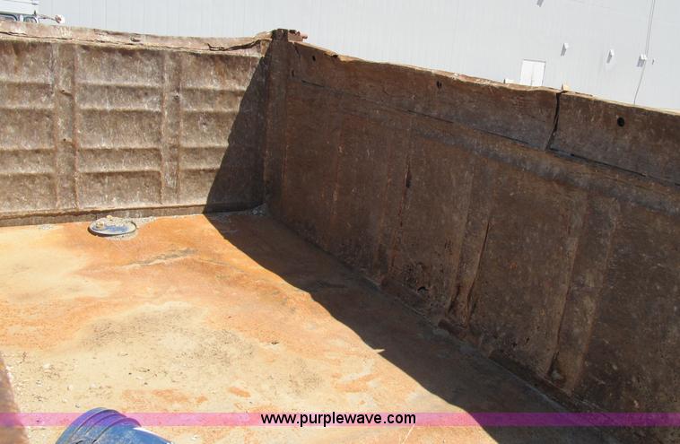 image for item B2798 1994 International 2554 tandem axle dump truck