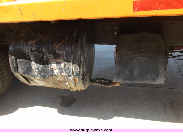 image for item B2798 1994 International 2554 tandem axle dump truck