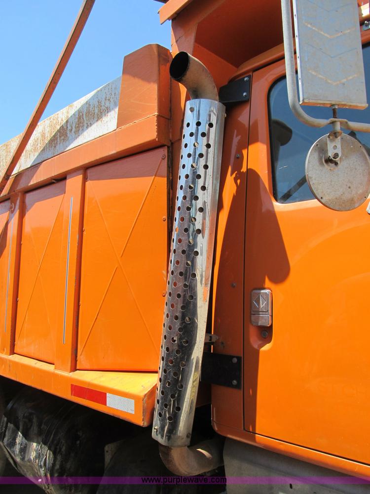 image for item B2798 1994 International 2554 tandem axle dump truck