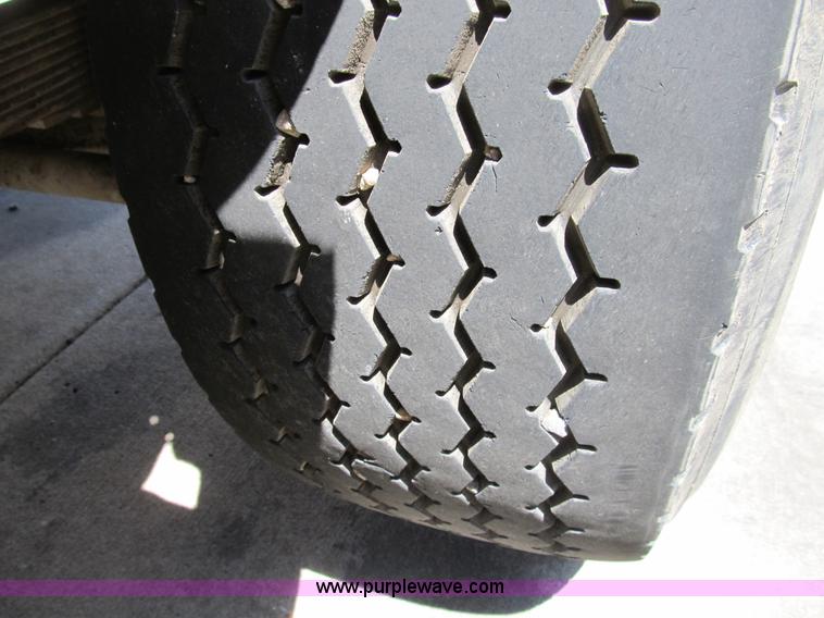 image for item B2798 1994 International 2554 tandem axle dump truck