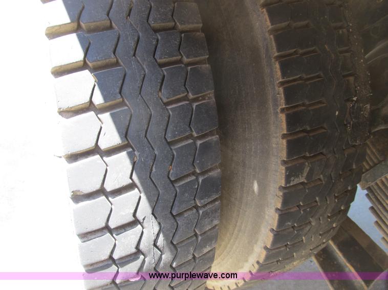 image for item B2798 1994 International 2554 tandem axle dump truck