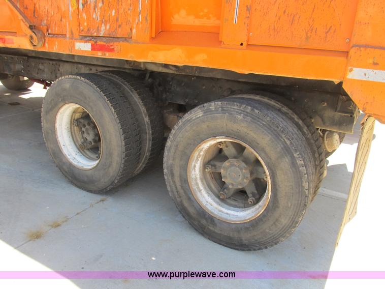 image for item B2798 1994 International 2554 tandem axle dump truck