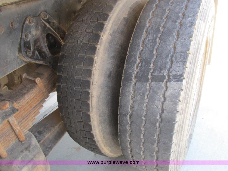 image for item B2798 1994 International 2554 tandem axle dump truck