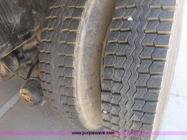 image for item B2798 1994 International 2554 tandem axle dump truck