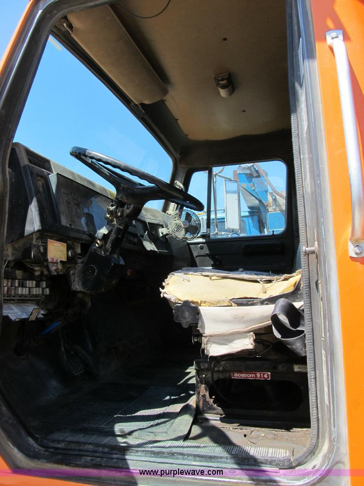 image for item B2798 1994 International 2554 tandem axle dump truck