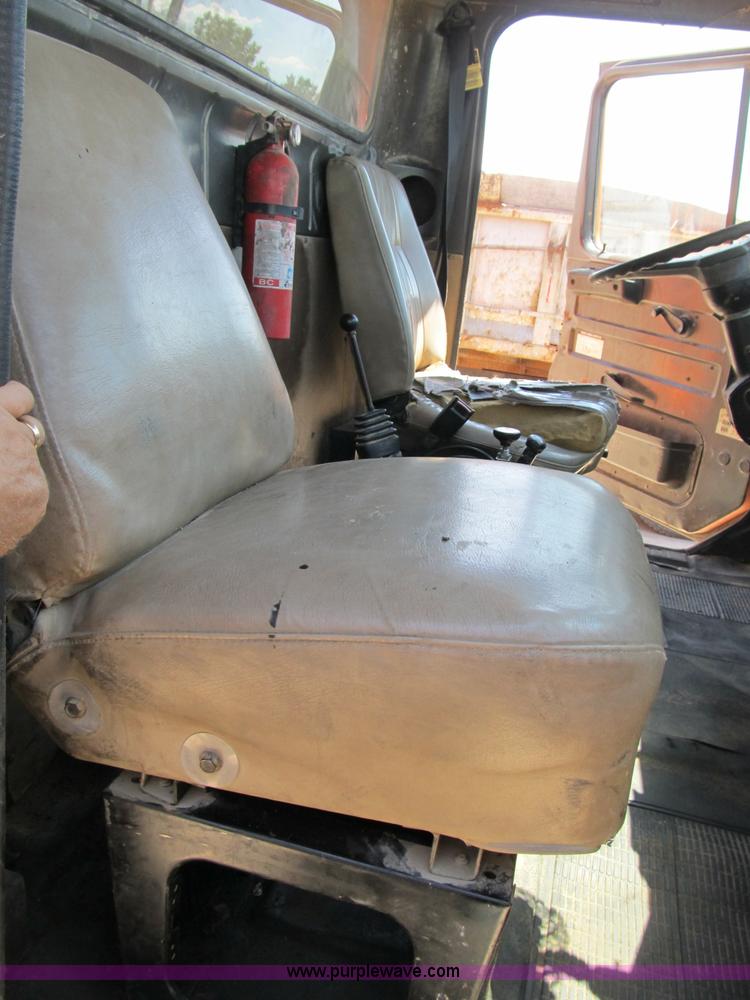 image for item B2798 1994 International 2554 tandem axle dump truck