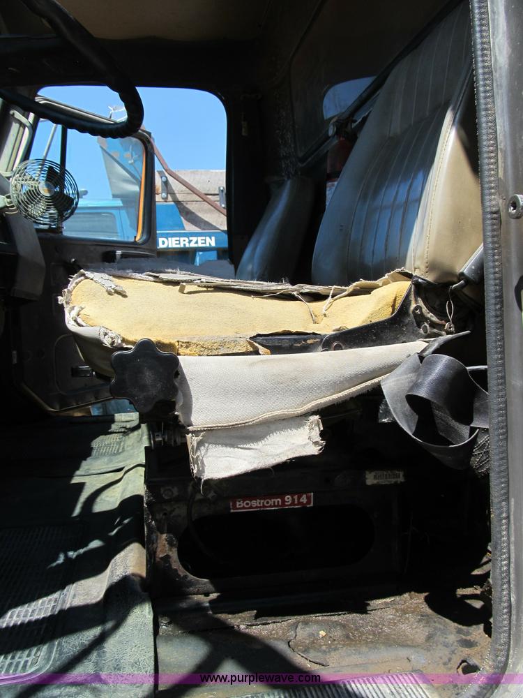 image for item B2798 1994 International 2554 tandem axle dump truck