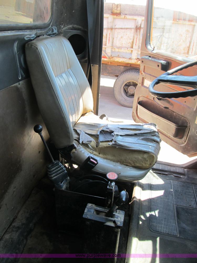 image for item B2798 1994 International 2554 tandem axle dump truck