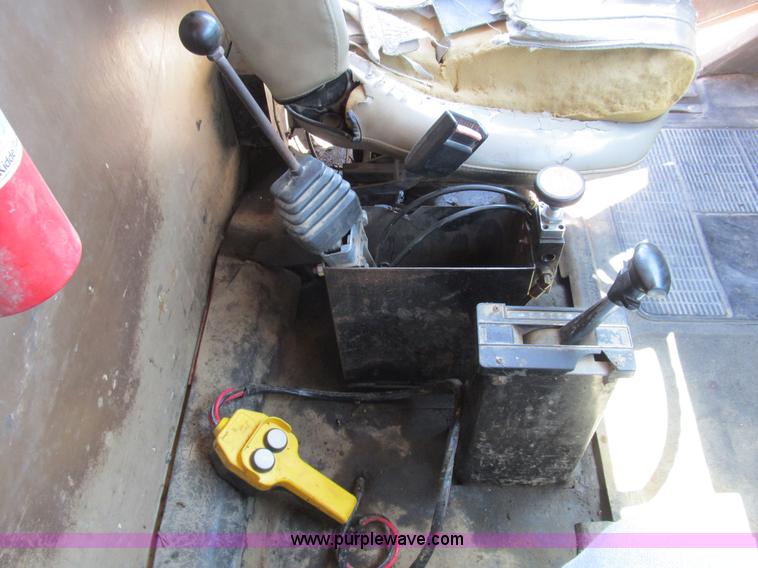 image for item B2798 1994 International 2554 tandem axle dump truck