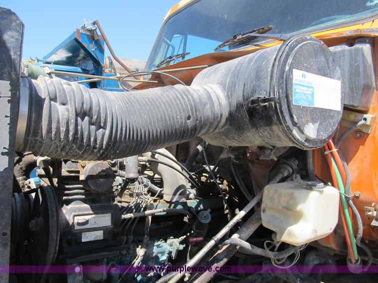 image for item B2798 1994 International 2554 tandem axle dump truck