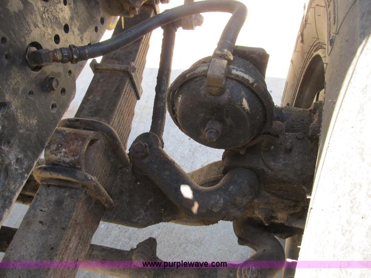 image for item B2798 1994 International 2554 tandem axle dump truck