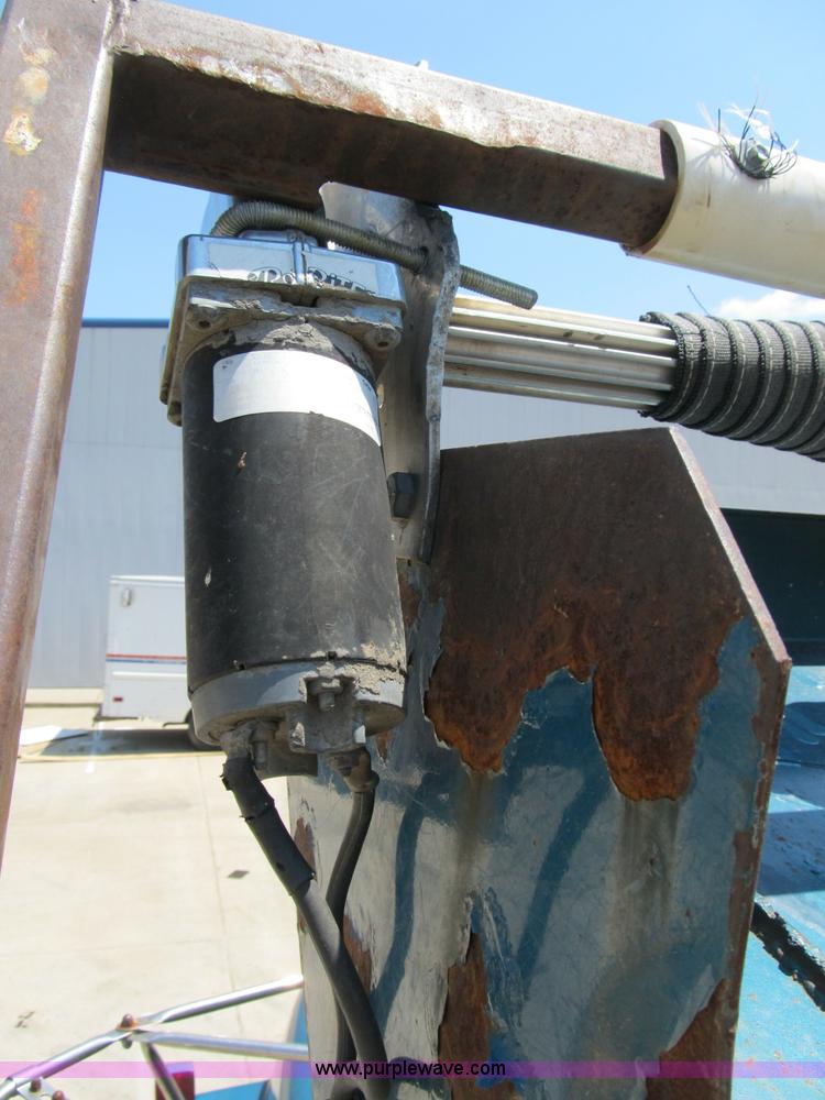 image for item B2799 1986 Ford LT9000 tandem axle dump truck