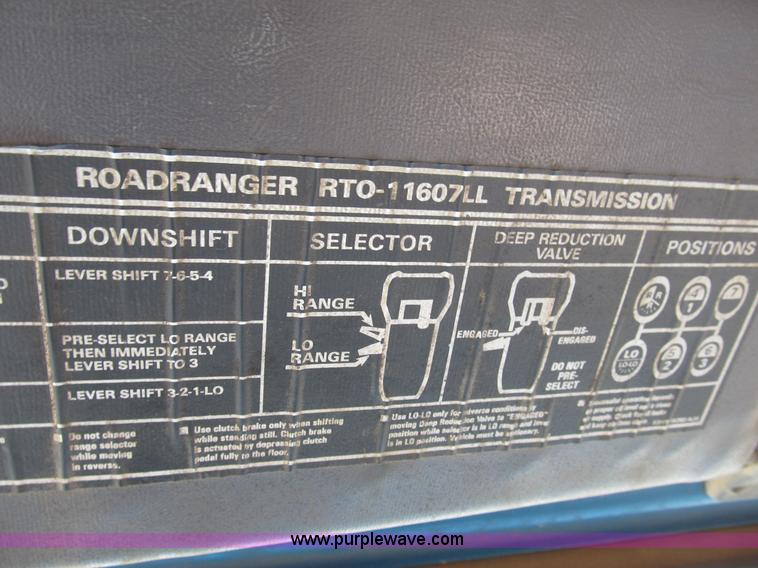 image for item B2799 1986 Ford LT9000 tandem axle dump truck