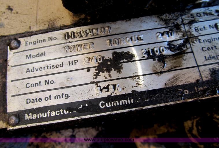 image for item B2799 1986 Ford LT9000 tandem axle dump truck