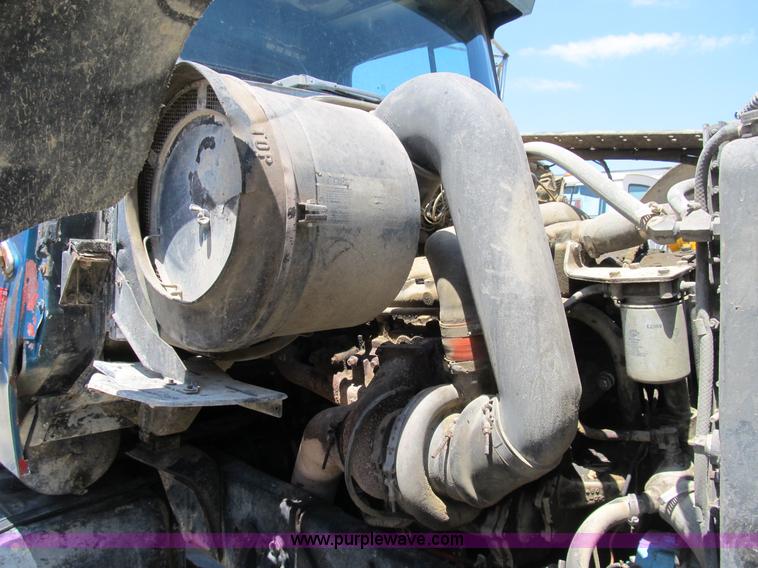 image for item B2799 1986 Ford LT9000 tandem axle dump truck