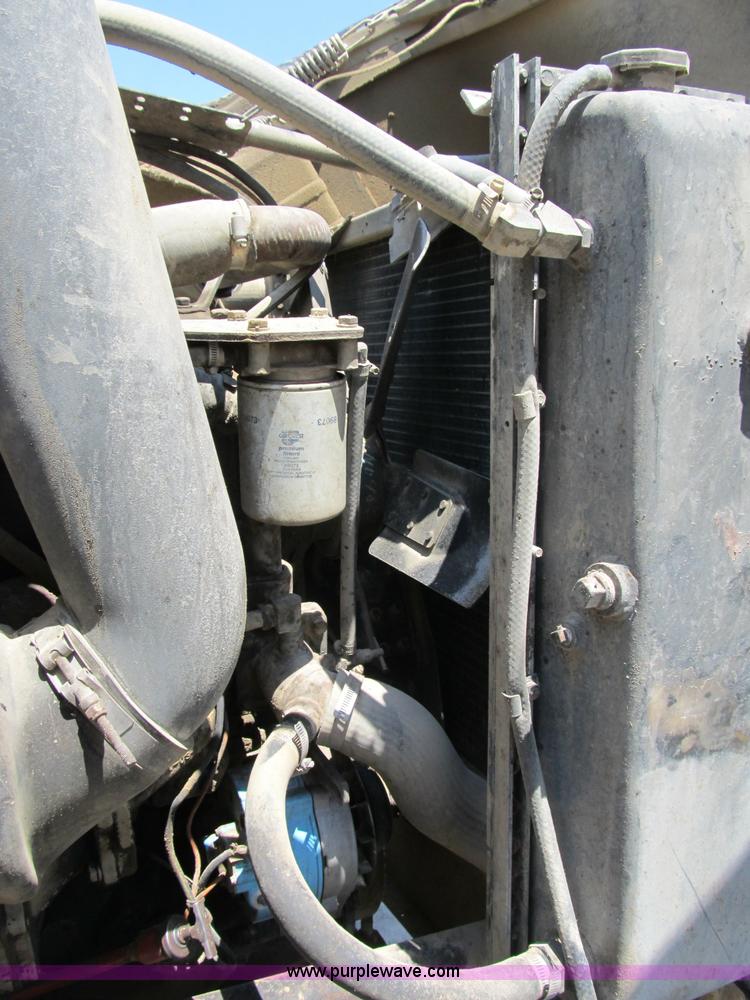 image for item B2799 1986 Ford LT9000 tandem axle dump truck