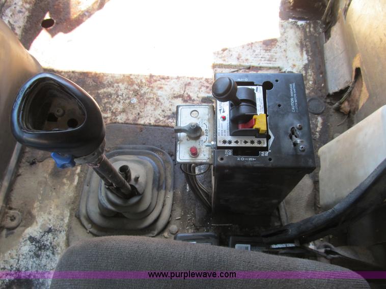 image for item B2799 1986 Ford LT9000 tandem axle dump truck