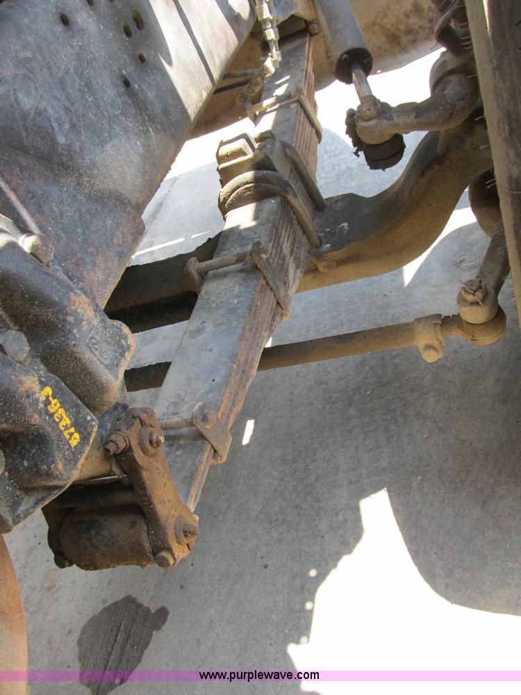 image for item B2799 1986 Ford LT9000 tandem axle dump truck