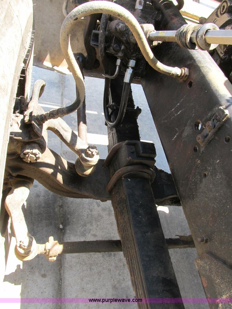 image for item B2799 1986 Ford LT9000 tandem axle dump truck