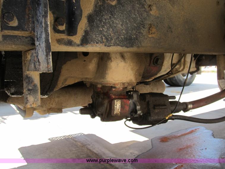 image for item B2799 1986 Ford LT9000 tandem axle dump truck