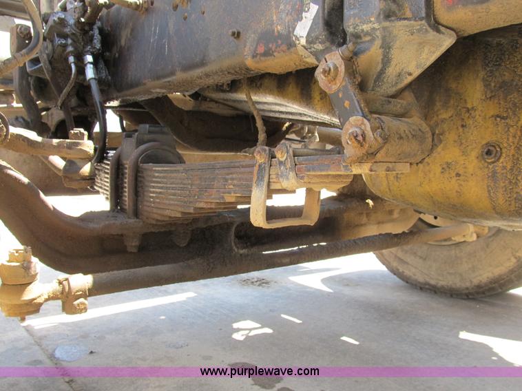 image for item B2799 1986 Ford LT9000 tandem axle dump truck