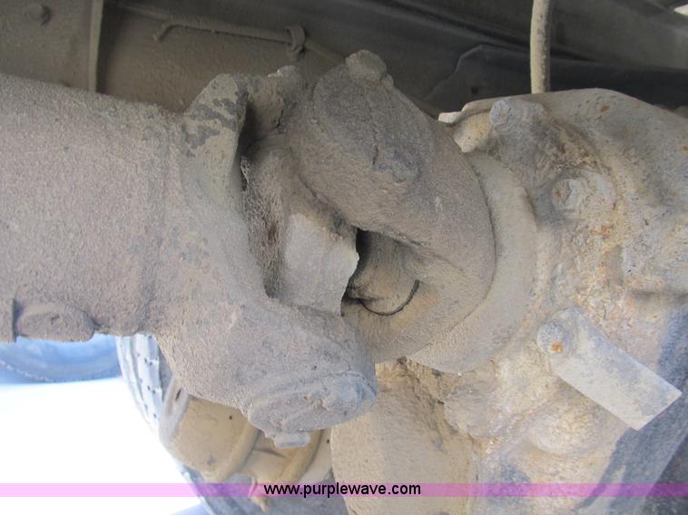 image for item B2799 1986 Ford LT9000 tandem axle dump truck