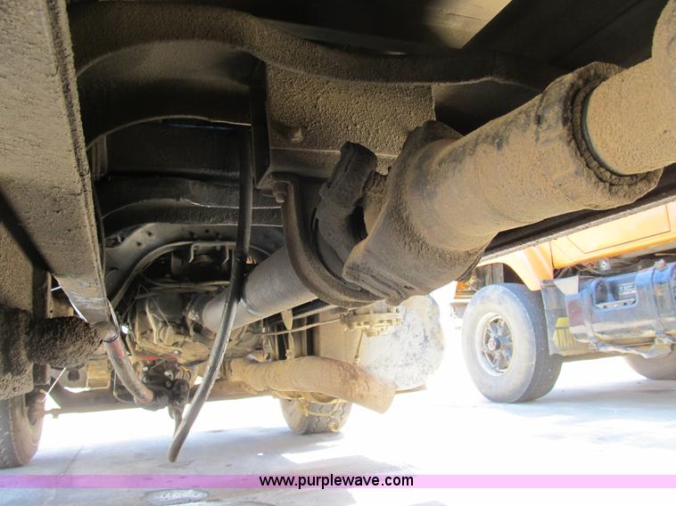 image for item B2799 1986 Ford LT9000 tandem axle dump truck
