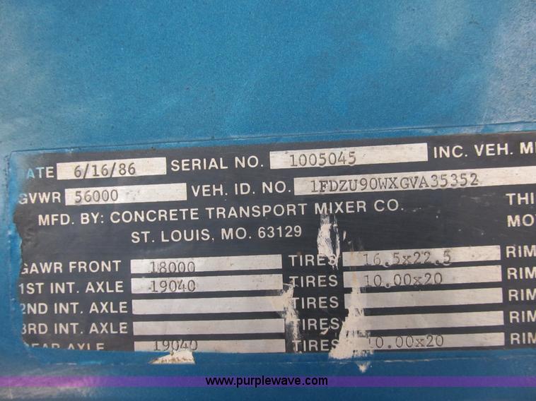 image for item B2799 1986 Ford LT9000 tandem axle dump truck