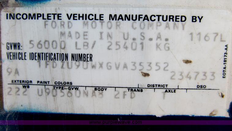 image for item B2799 1986 Ford LT9000 tandem axle dump truck