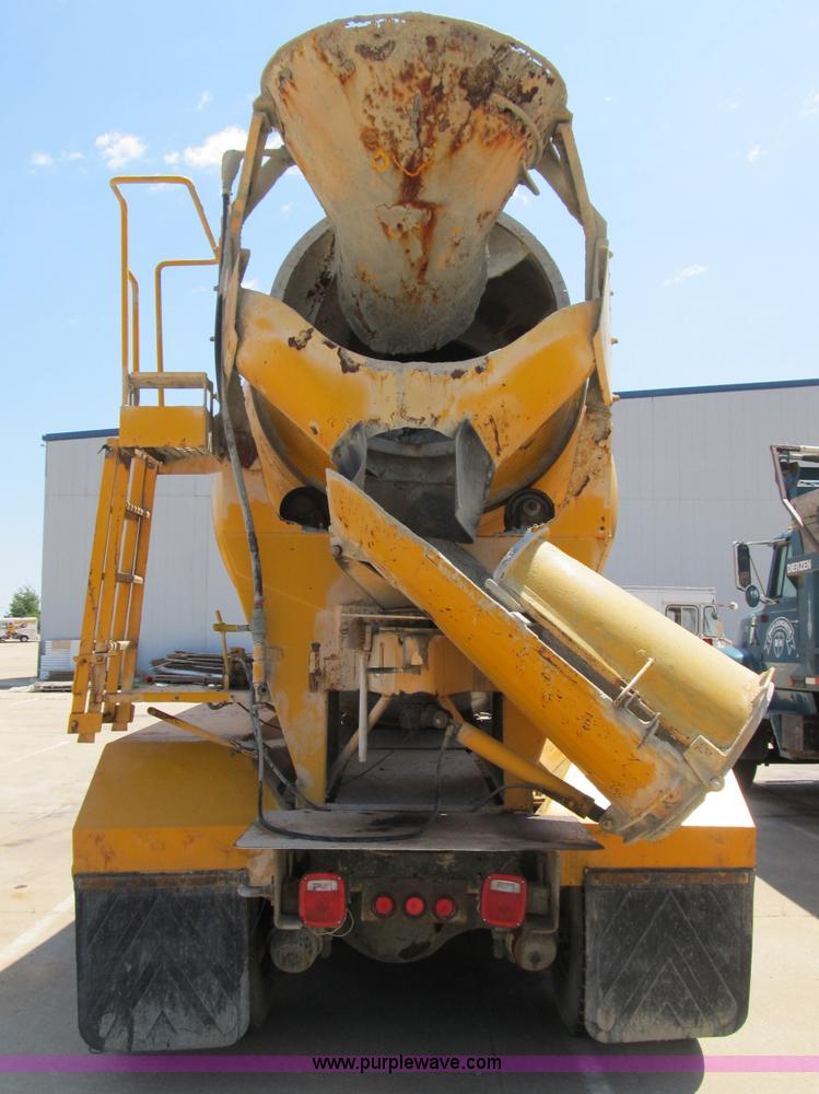 image for item B2800 1993 Ford LT8000 tandem axle mixer truck