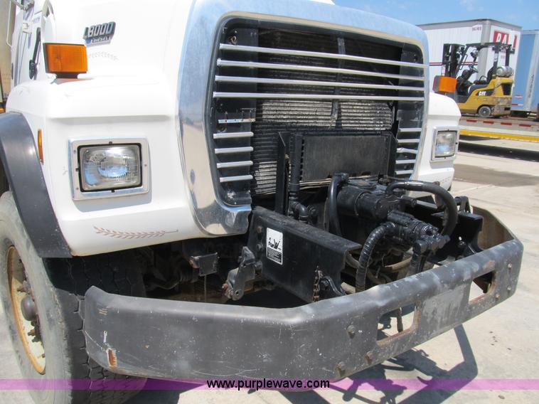image for item B2800 1993 Ford LT8000 tandem axle mixer truck