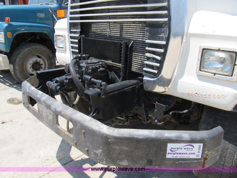 image for item B2800 1993 Ford LT8000 tandem axle mixer truck