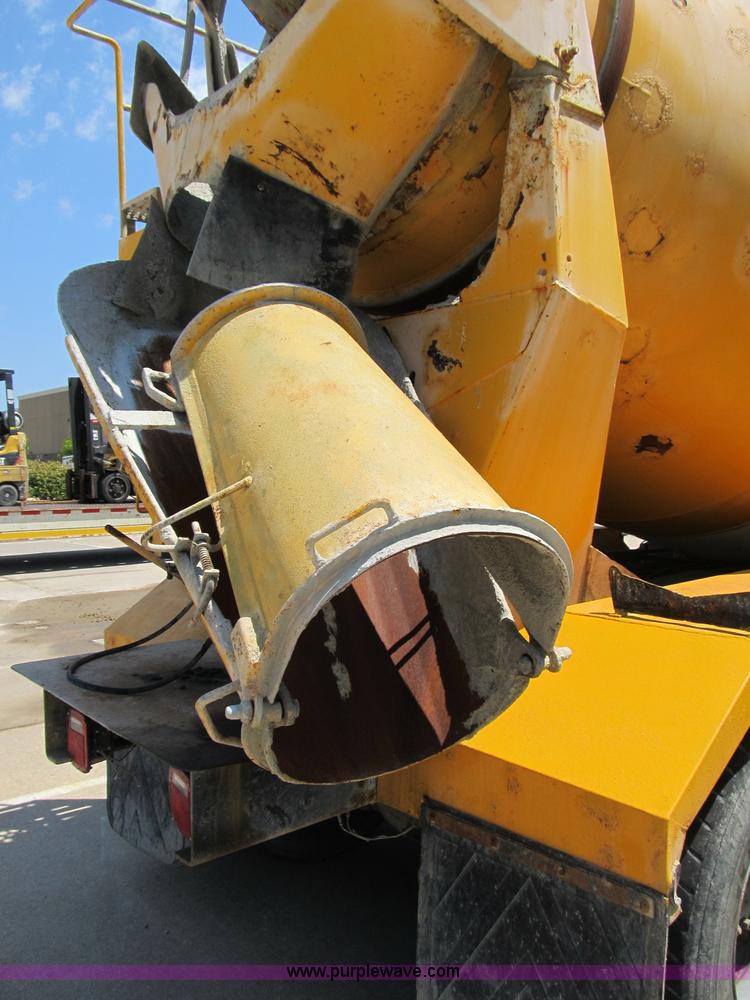 image for item B2800 1993 Ford LT8000 tandem axle mixer truck