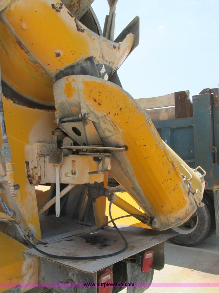 image for item B2800 1993 Ford LT8000 tandem axle mixer truck