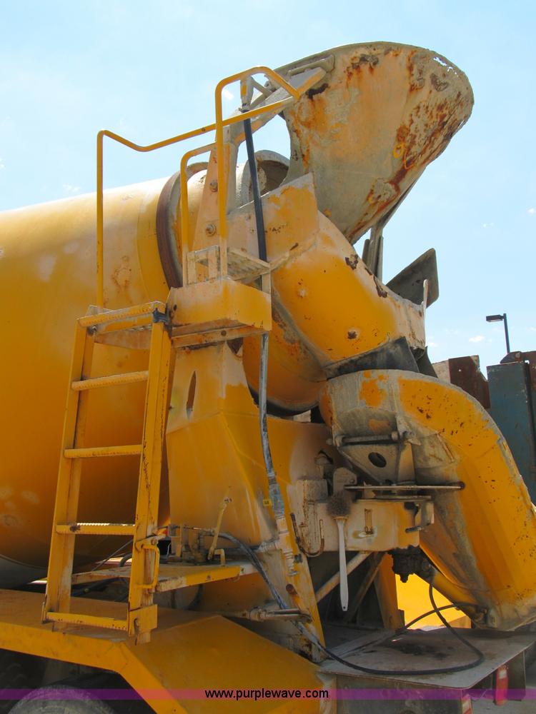 image for item B2800 1993 Ford LT8000 tandem axle mixer truck