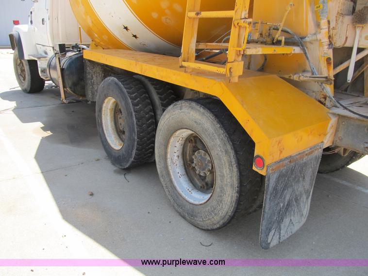 image for item B2800 1993 Ford LT8000 tandem axle mixer truck