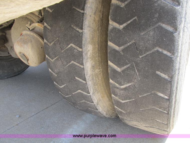 image for item B2800 1993 Ford LT8000 tandem axle mixer truck