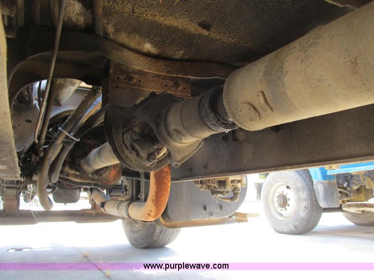 image for item B2800 1993 Ford LT8000 tandem axle mixer truck