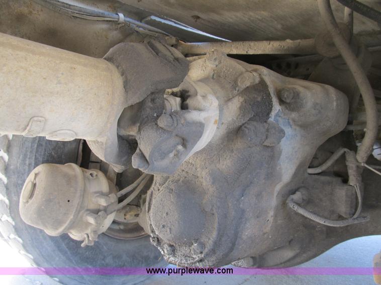 image for item B2800 1993 Ford LT8000 tandem axle mixer truck