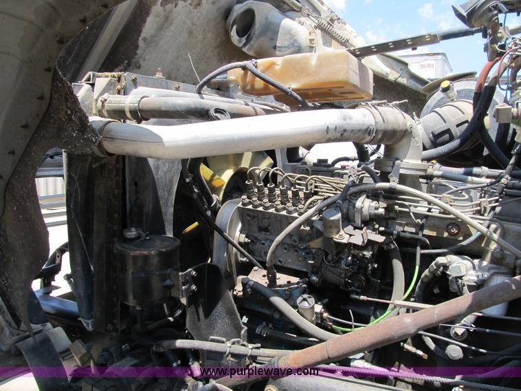 image for item B2800 1993 Ford LT8000 tandem axle mixer truck