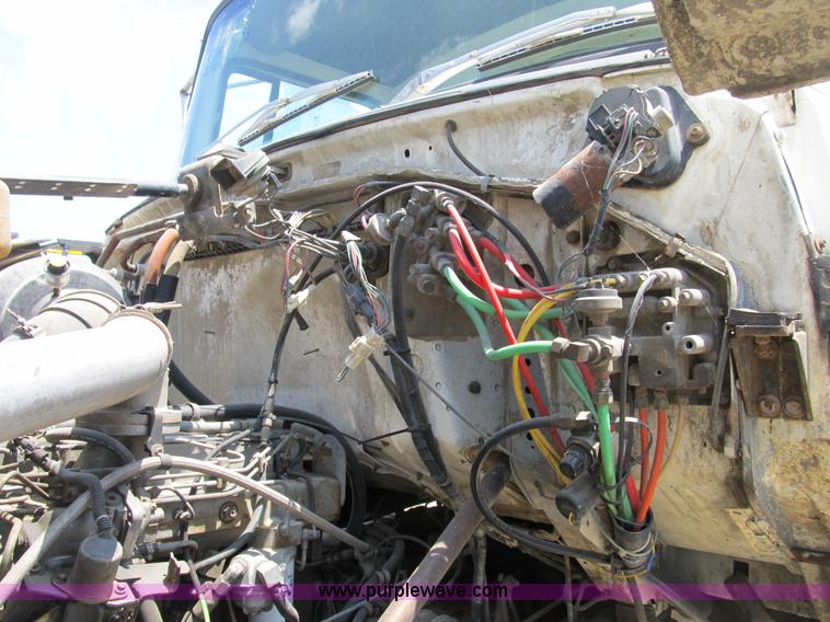 image for item B2800 1993 Ford LT8000 tandem axle mixer truck