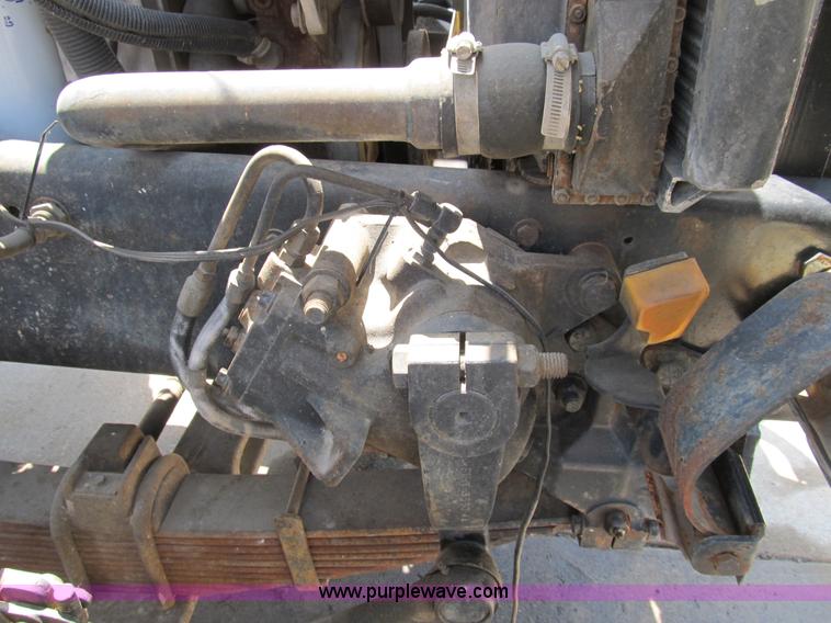 image for item B2800 1993 Ford LT8000 tandem axle mixer truck