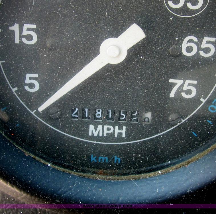 image for item B2800 1993 Ford LT8000 tandem axle mixer truck