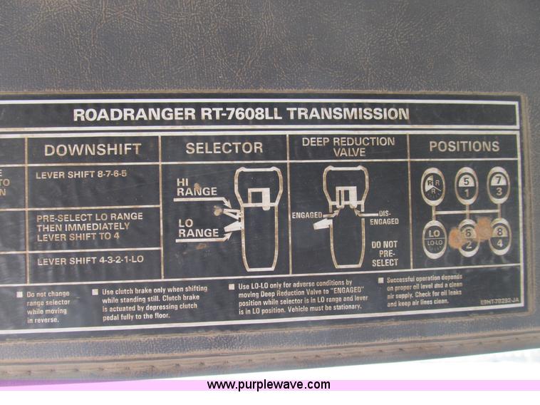 image for item B2800 1993 Ford LT8000 tandem axle mixer truck