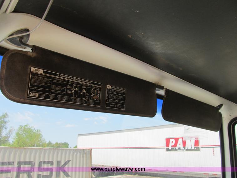 image for item B2800 1993 Ford LT8000 tandem axle mixer truck