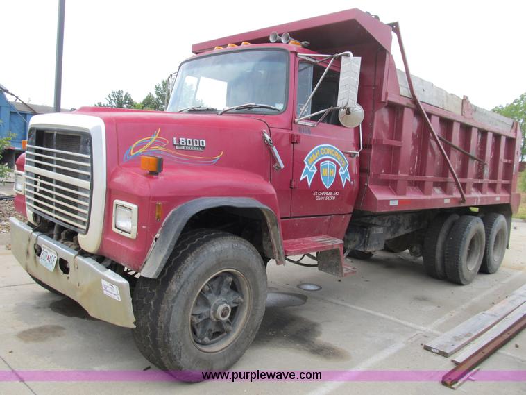 image for item B2801 1987 Ford L8000 tandem axle dump truck