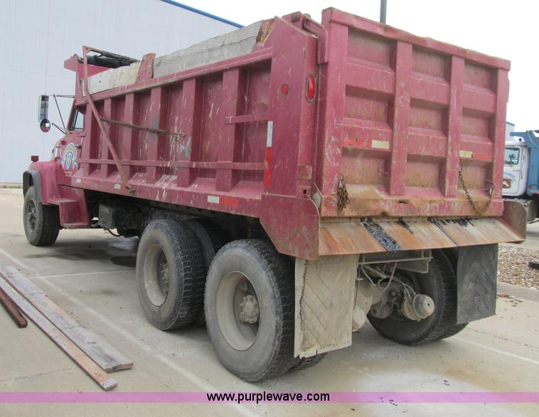 image for item B2801 1987 Ford L8000 tandem axle dump truck