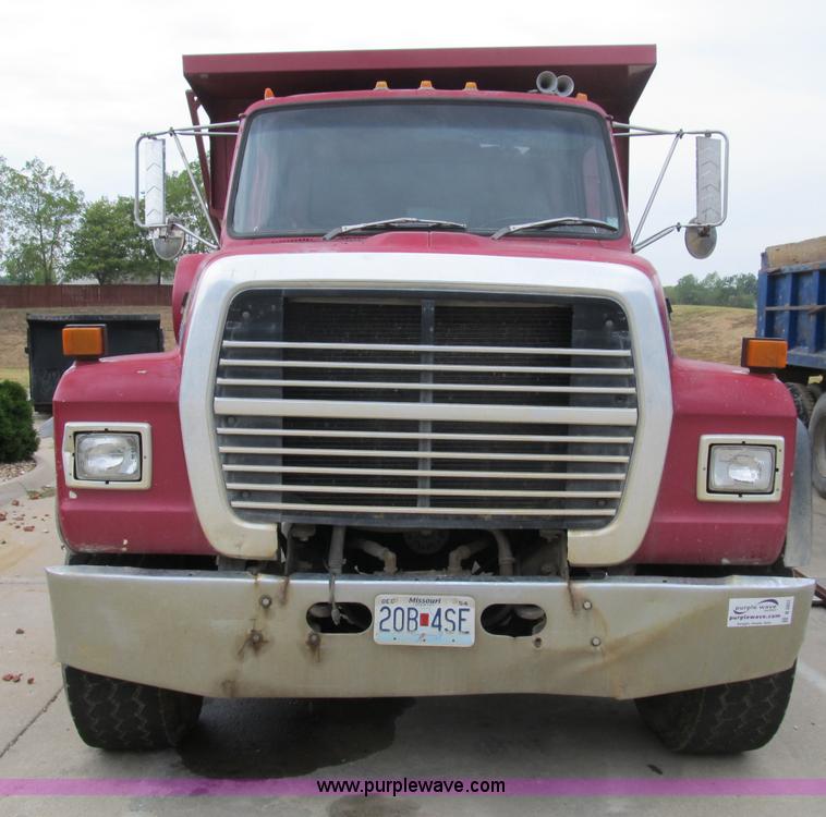 image for item B2801 1987 Ford L8000 tandem axle dump truck