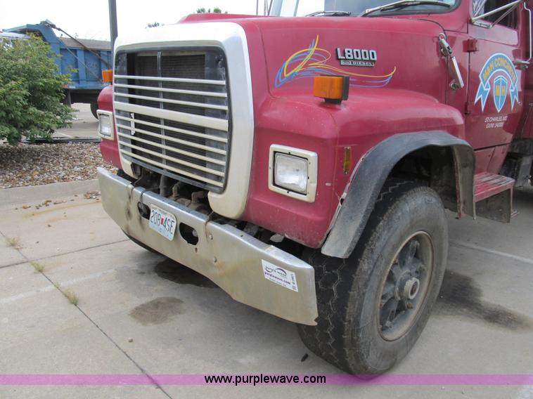 image for item B2801 1987 Ford L8000 tandem axle dump truck