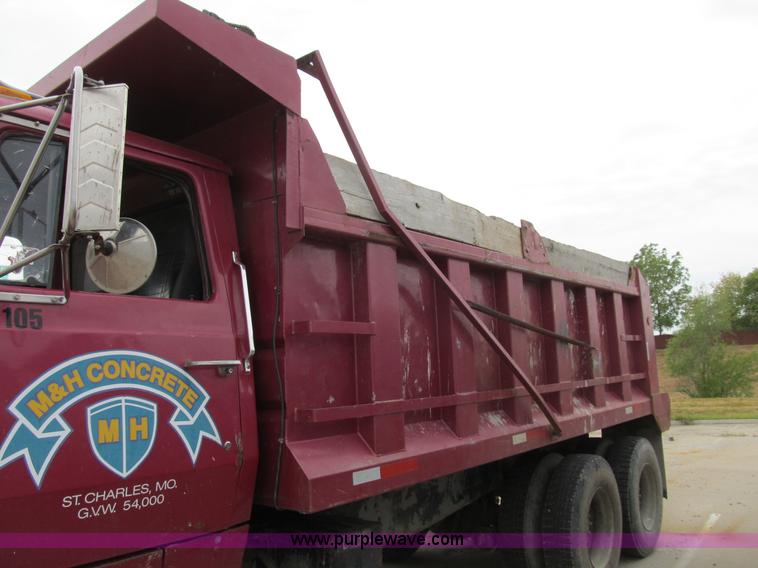 image for item B2801 1987 Ford L8000 tandem axle dump truck